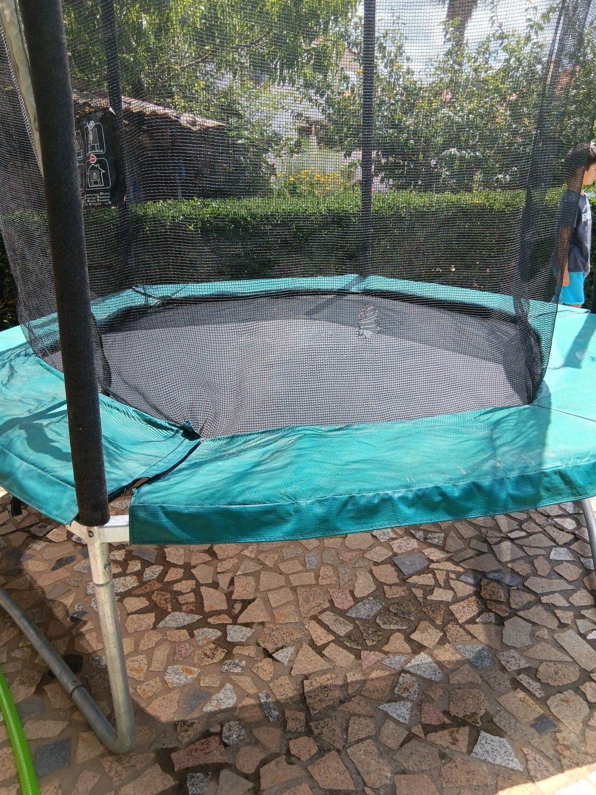Vendo trampolim hexagonal 240