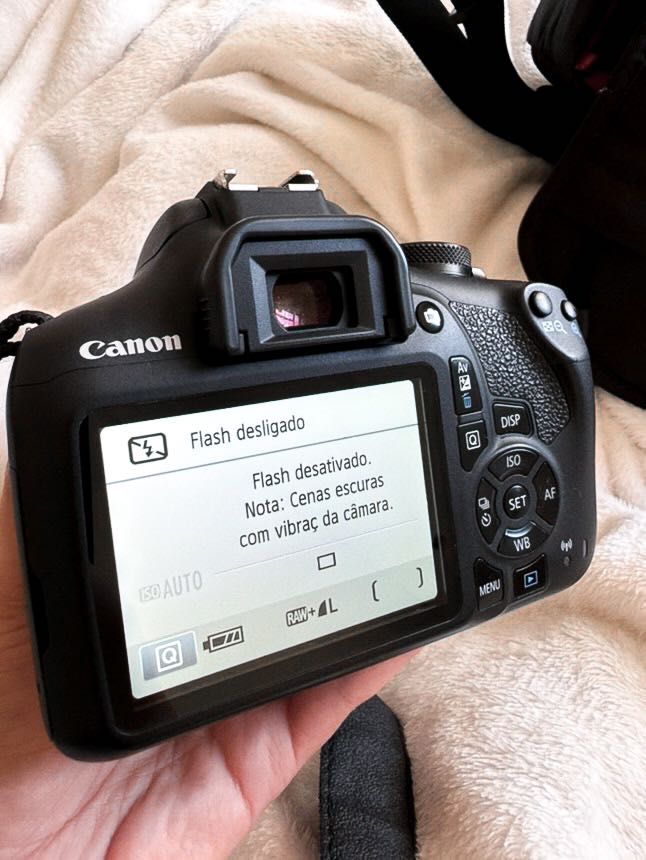 Bundle CANON 2000D