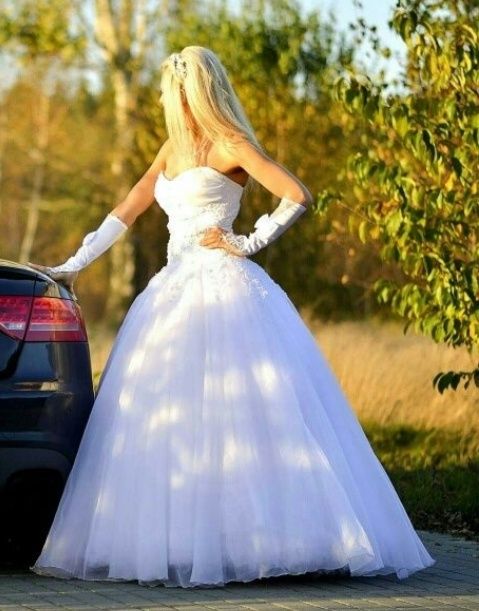 Suknia ślubna princesa z kamieniami Swarovskiego S - ka