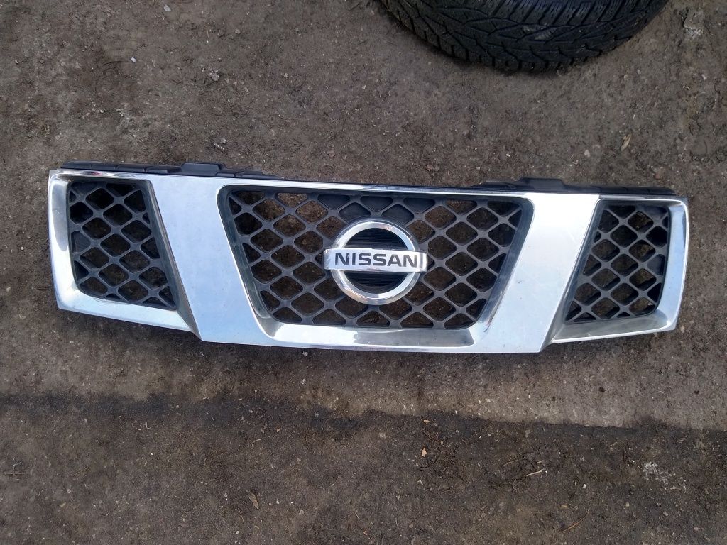 Grill atrapa nissan Pathfinder Navara oryginał