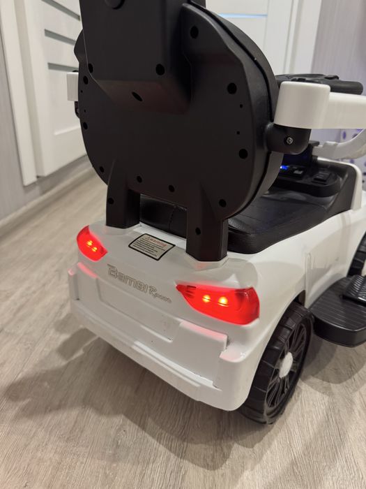 Дитячий толокар електромобіль 2 в 1 bambi