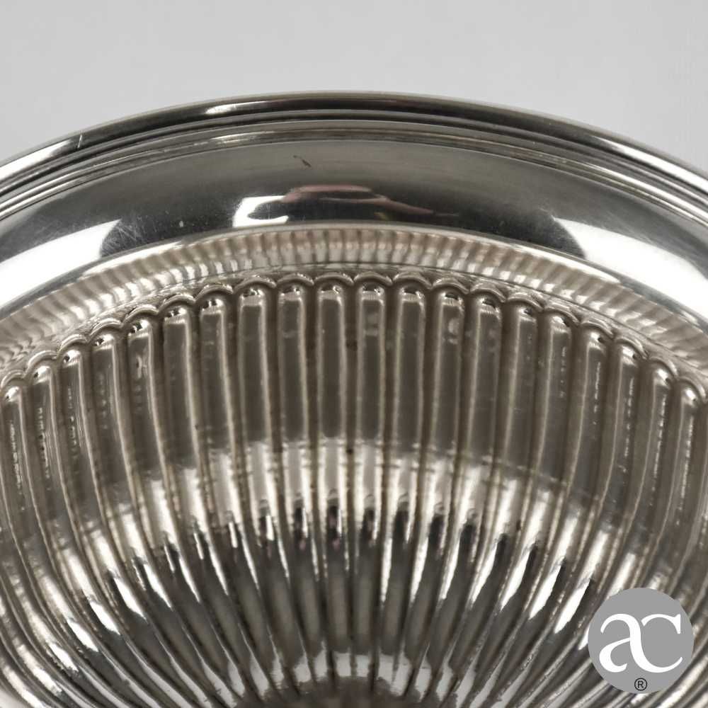 Taça em prata portuguesa Águia, decoração canelados
