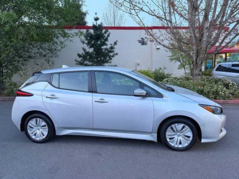 2023 Nissan LEAF S