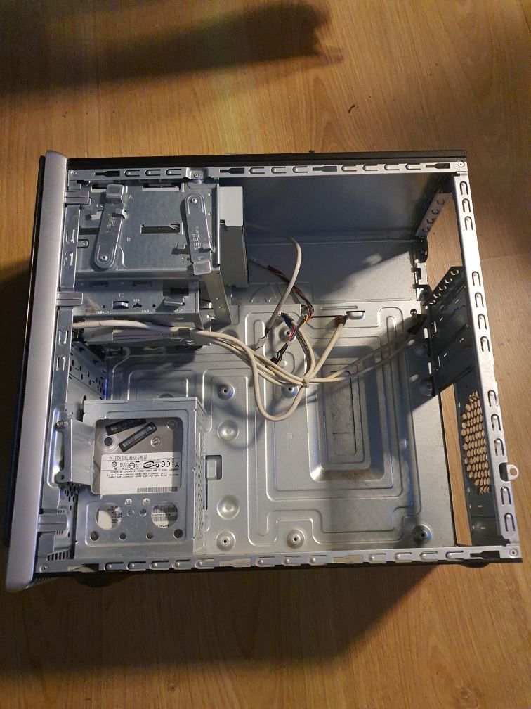 Caixa Torre Computador com Leitor de CD s