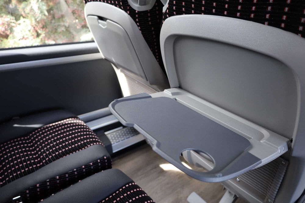 Nowoczesny autokar na wynajem - 2025 r, 59 miejsc, opolskie i okolice