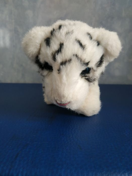 Тигриня. М'яка іграшка на батарейках.