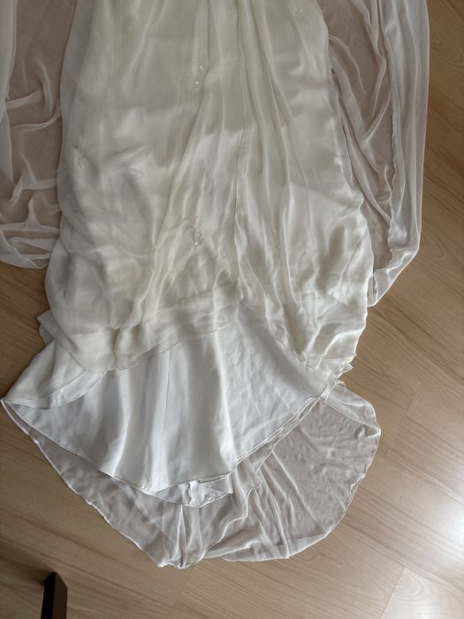 Kremowa sukienka ślubna