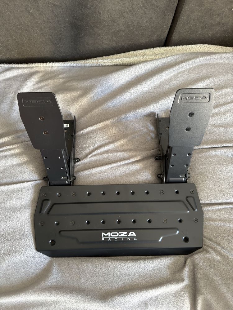 Kierownica MOZA R5 Direct Drive RS20 – jak nowa