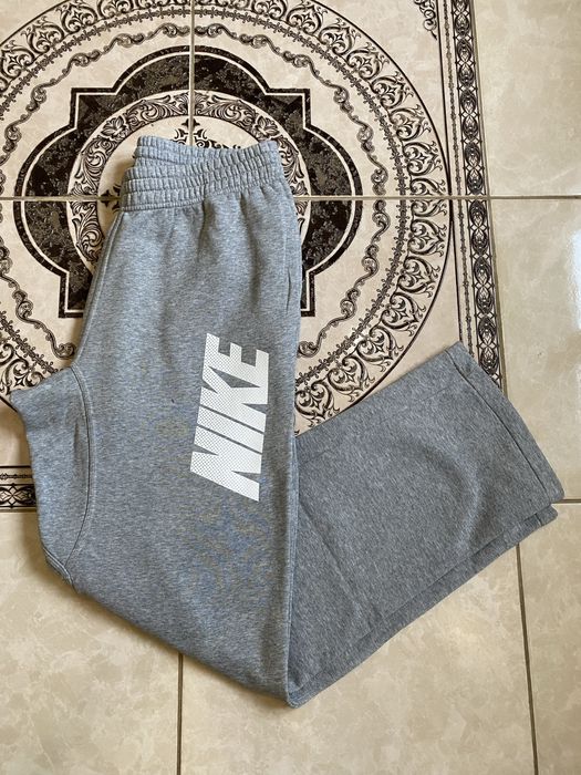 Чоловічі спортивні штани Nike