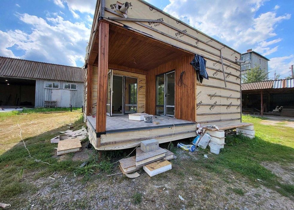 Продаж комерційного приміщення на вул. Будівельна