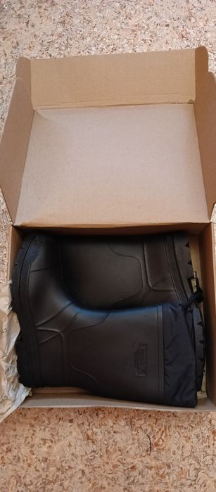 Продаю резинові чоботи