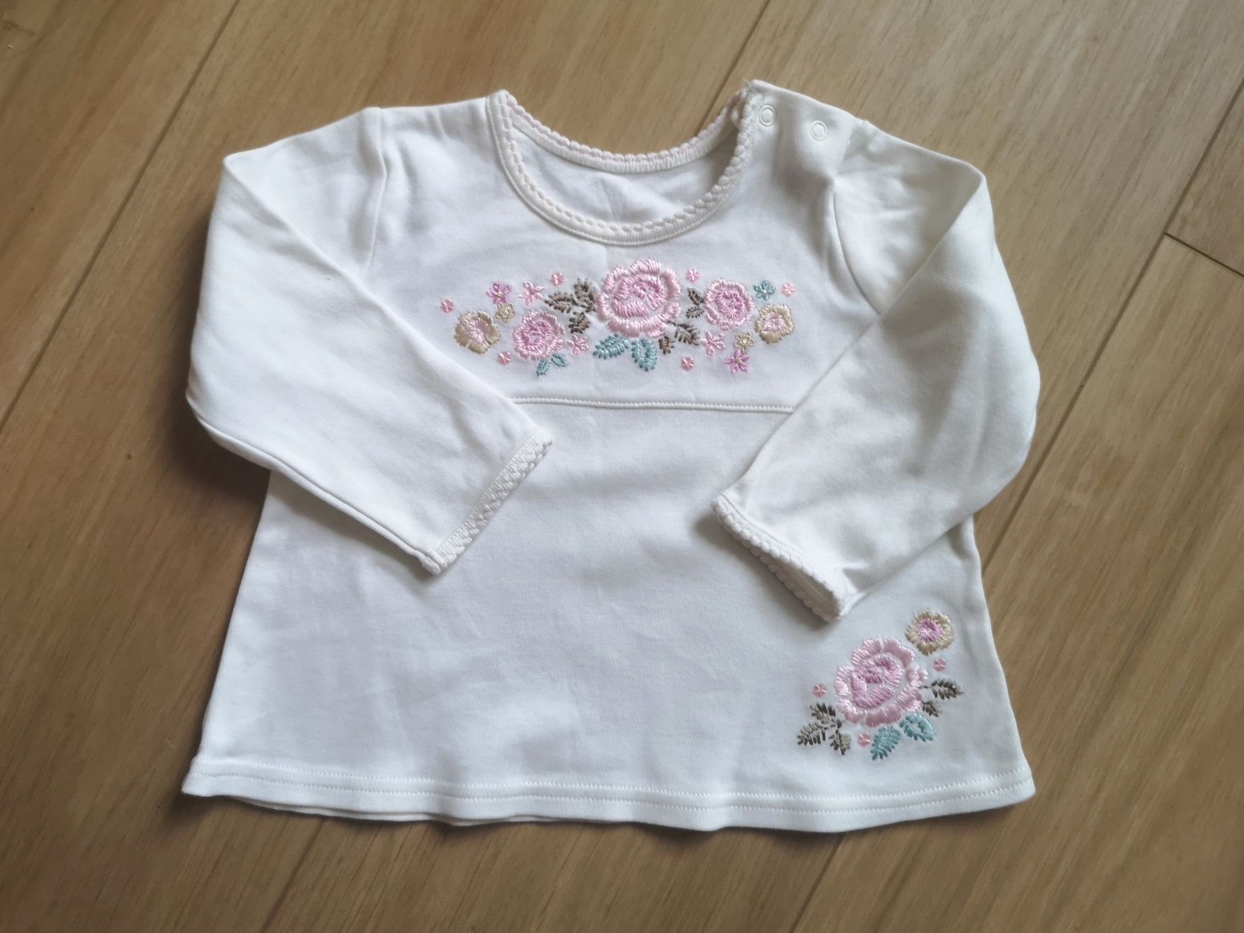 Biała bluzeczka 68-74 cm z haftem dziewcz.6-9 m-cy