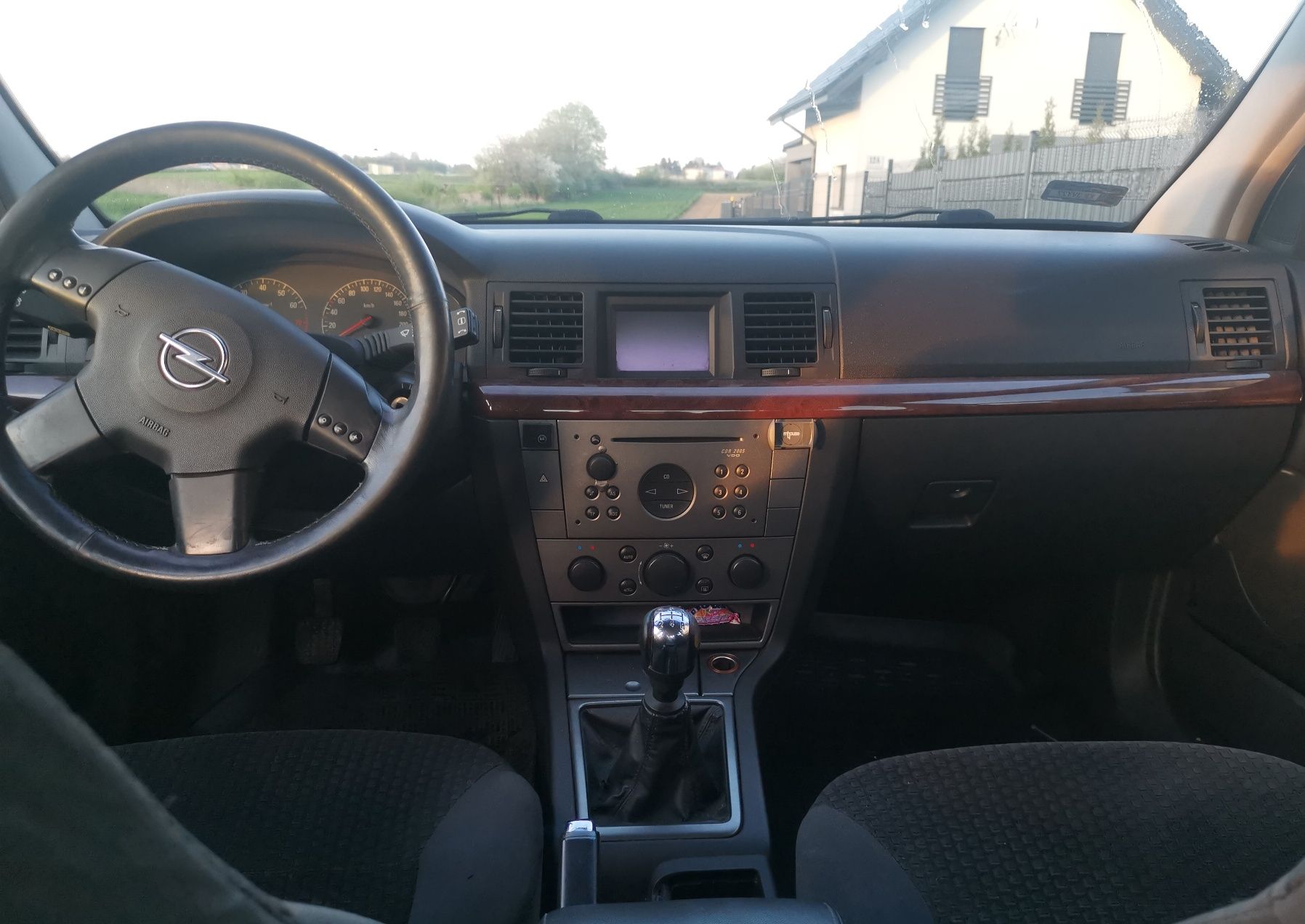 Opel Vectra silnik 1.8 bez rdzy. 2004 rok. Garażowany ładny. .