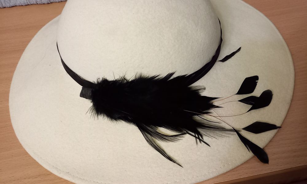 Капелюх фетровий Англія молочного кольору