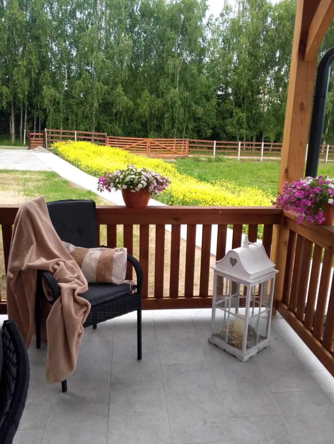 Domek całoroczny w otoczeniu lasów i jezior