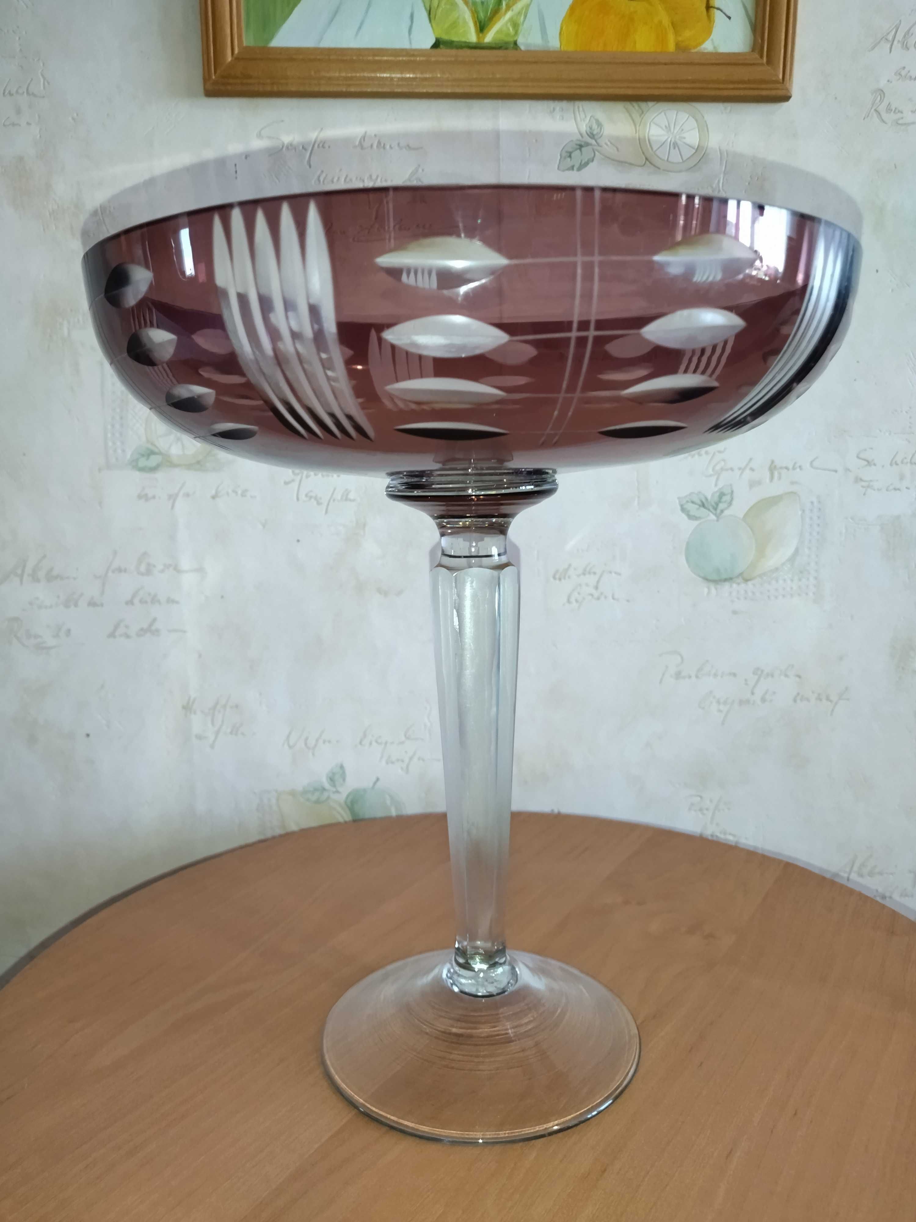 Цветное стекло,вазы,фруктовницы.100 грн