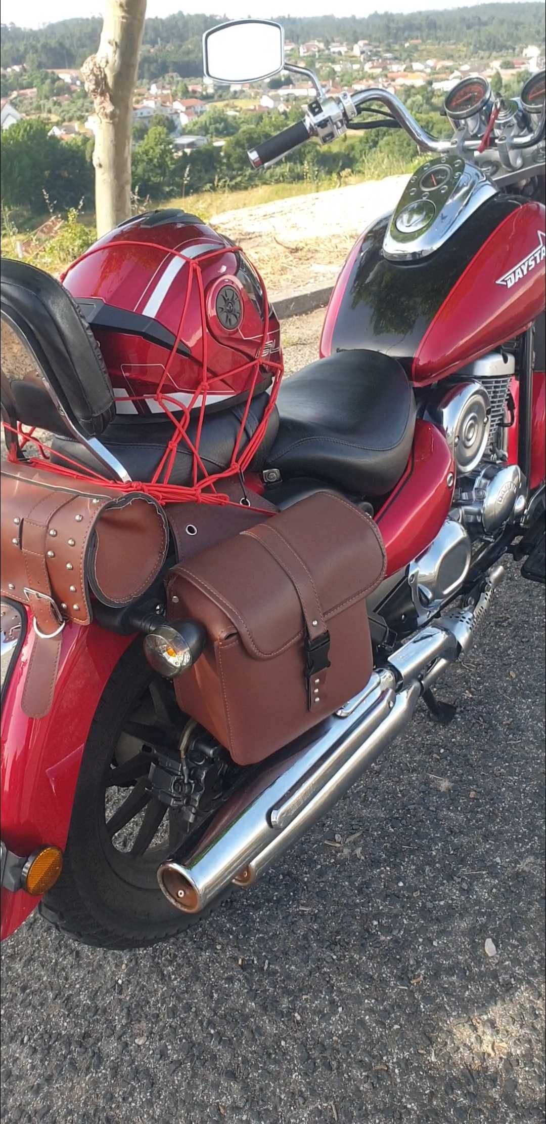 Moto 125cc Daelim Daystar Ano 2018 pode com conduzida com carta carro