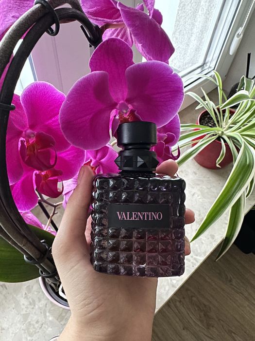 Valentino Born in Roma Intense Donna