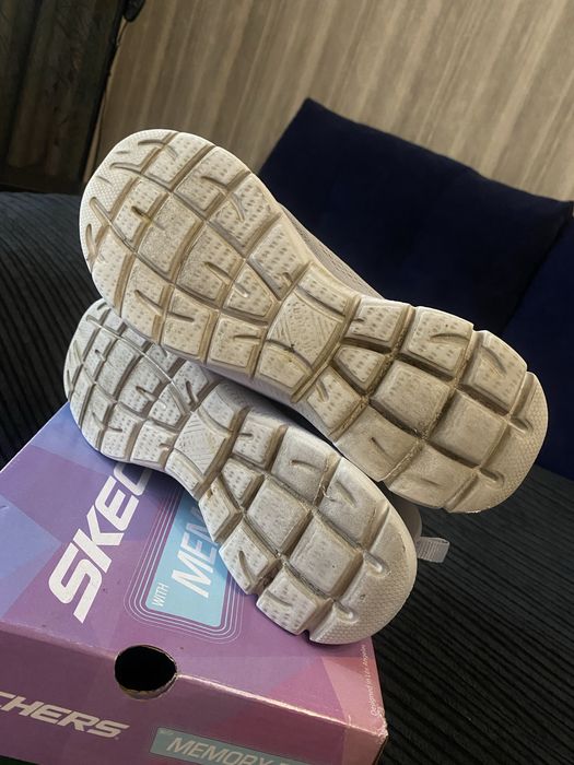 Кросівки Skechers лавандові 39 р