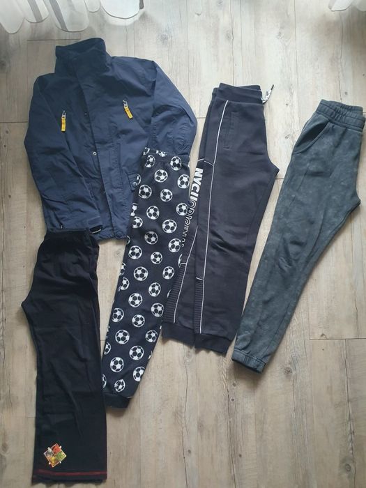 Zestaw kurtka przejsciowa 4 x spodnie dresowe r. 146