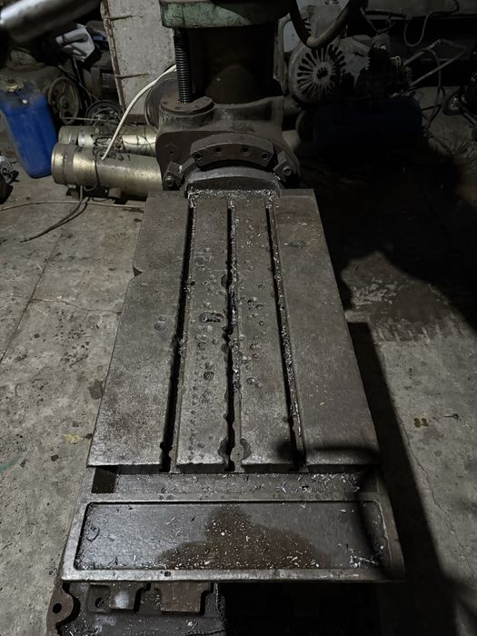 Радиально сверлильный 2л53у