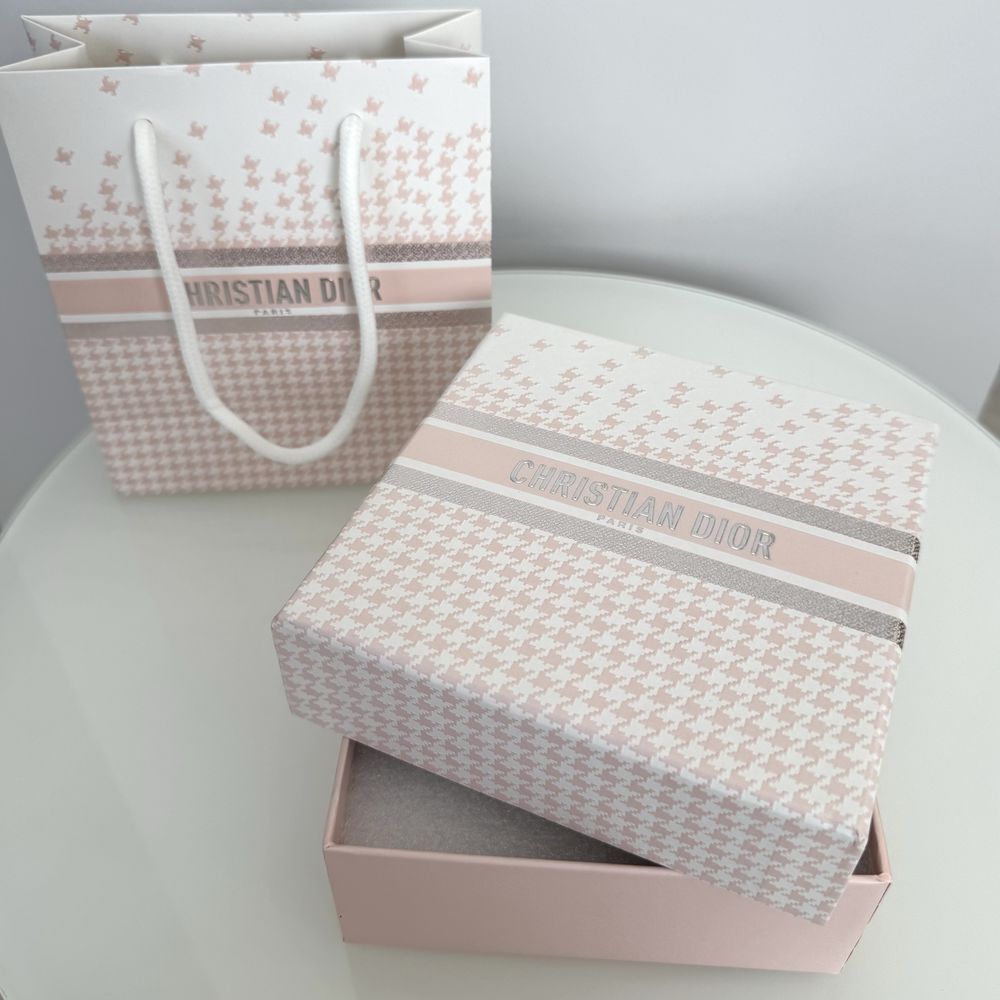 Подарункове пакування (пакет і коробка) Dior.