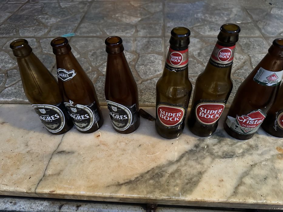 Garrafas vazias de cerveja