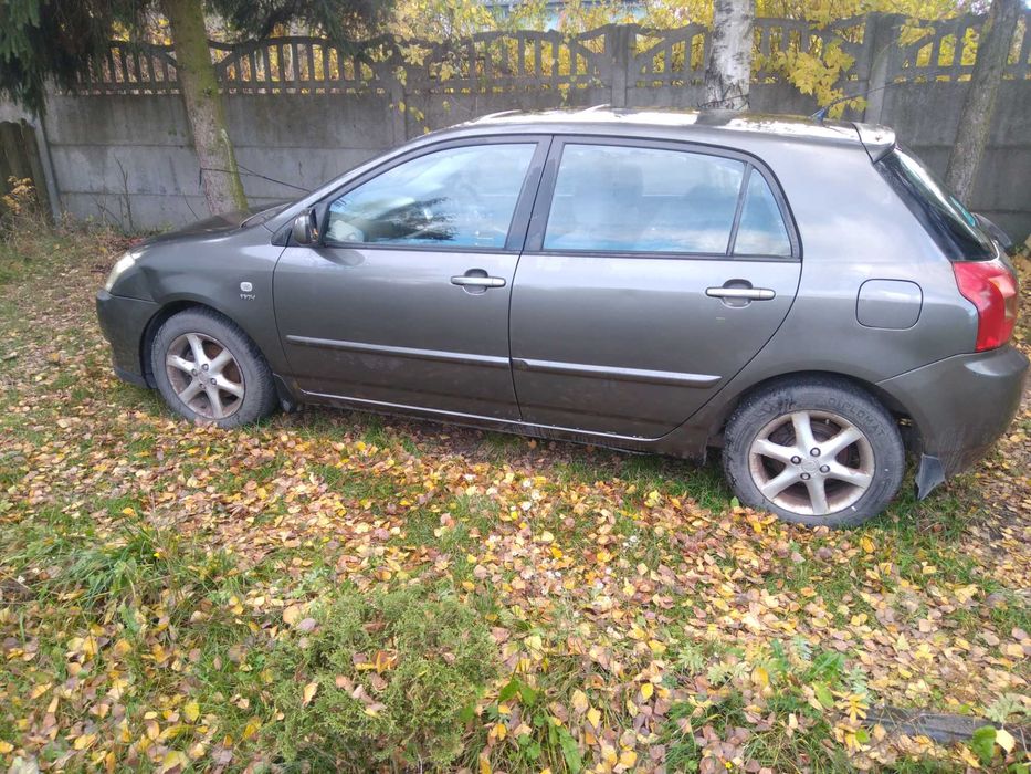 REZERWACJA Toyota Corolla 2003 1.6Zarejestrowany Anglik Sprawny.