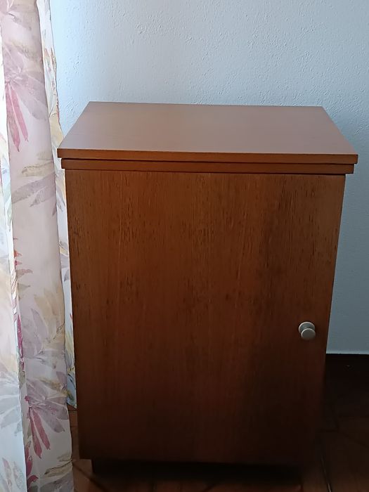 Máquina de costura Oliva Elgin (com móvel)