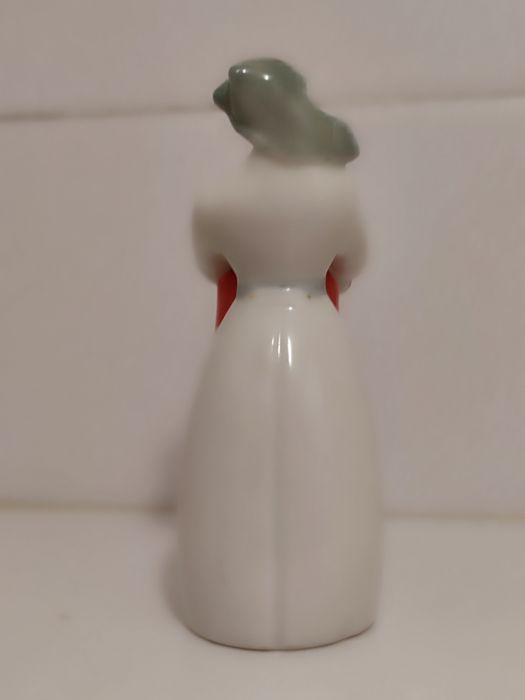 Фігурки порцеляна