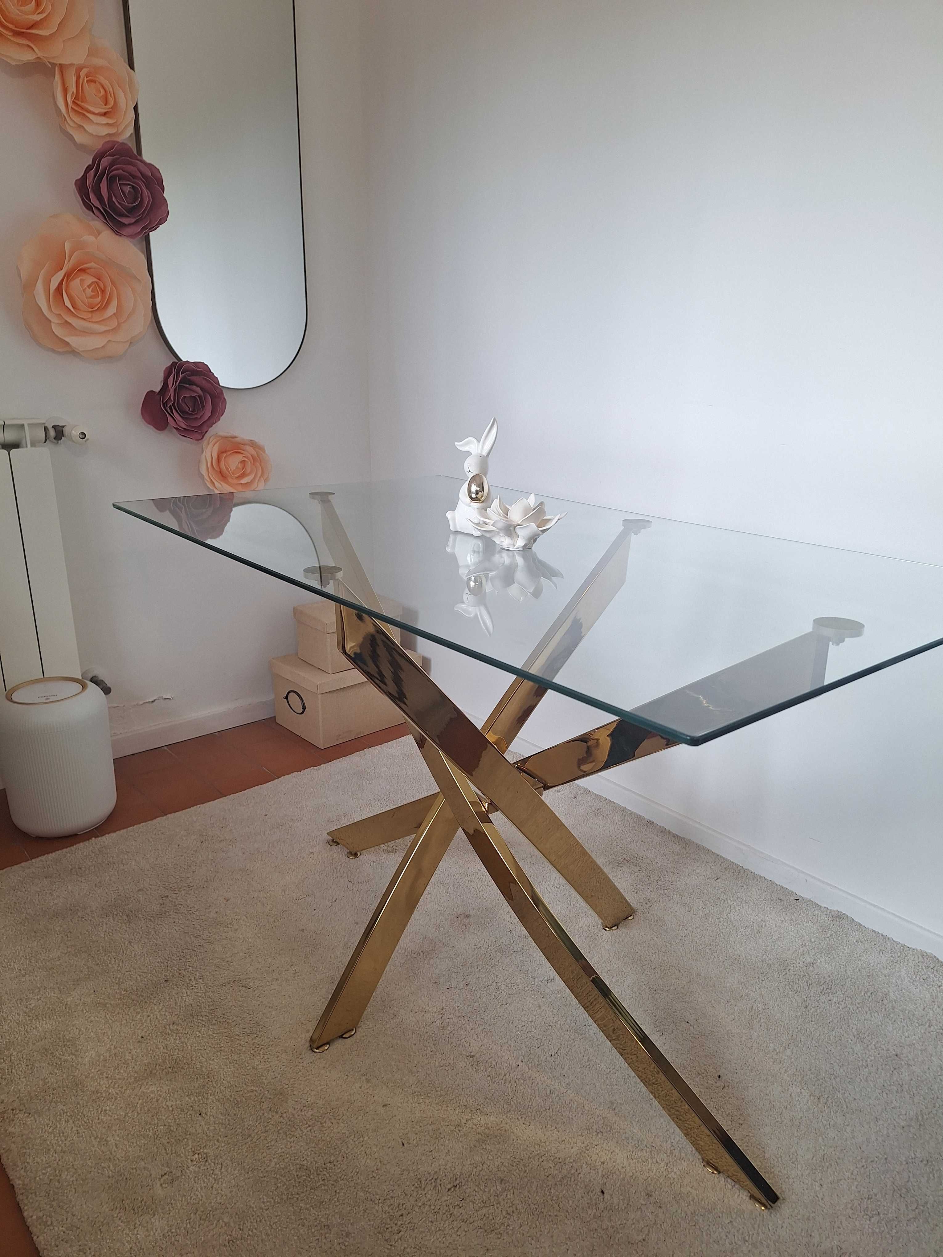 Mesa de Vidro com base dourada