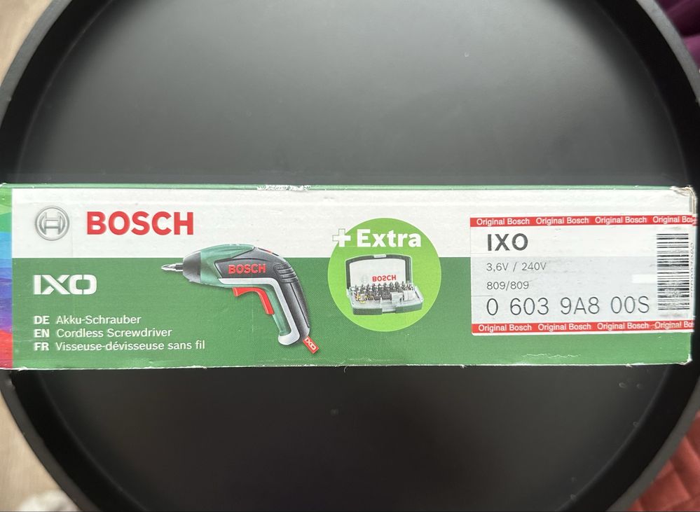 Акумуляторна викрутка BOSCH IXO + набір біт