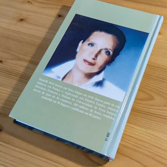 Danielle Steel - A Desconhecida - Livro