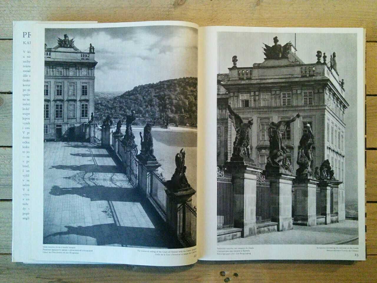 книга-фотоальбом Pražský Hrad 1972, книги Прага - черно-белое фото