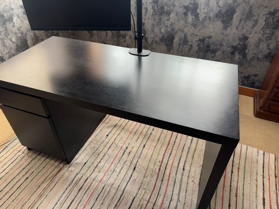 Secretária IKEA MALM (preta) à venda