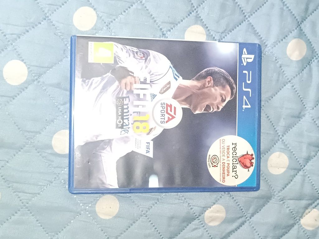 FIFA 18 e 22 em bom estado