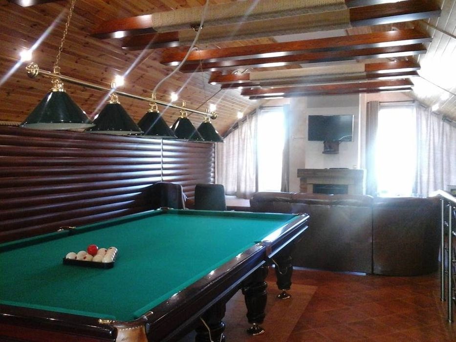 Більярдний стіл в відмінному стані