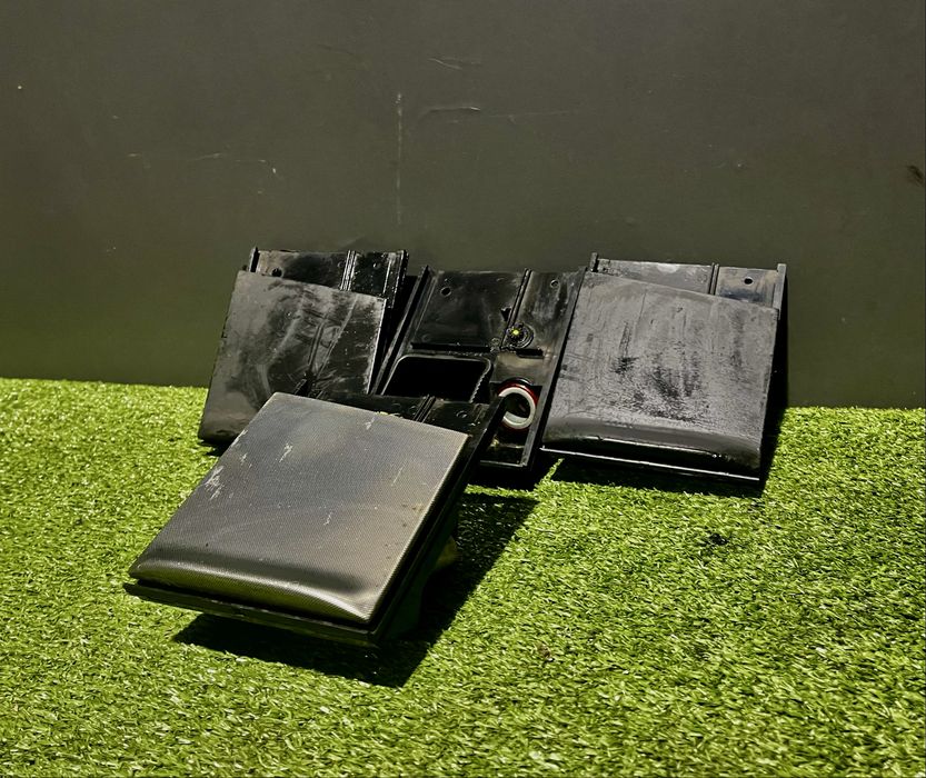 Попільничка бардачок кришка Бора Гольф 4 VW Golf 4 Bora розборка