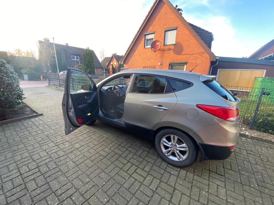 Продам авто Hyundai IX35.тел.+380971449189