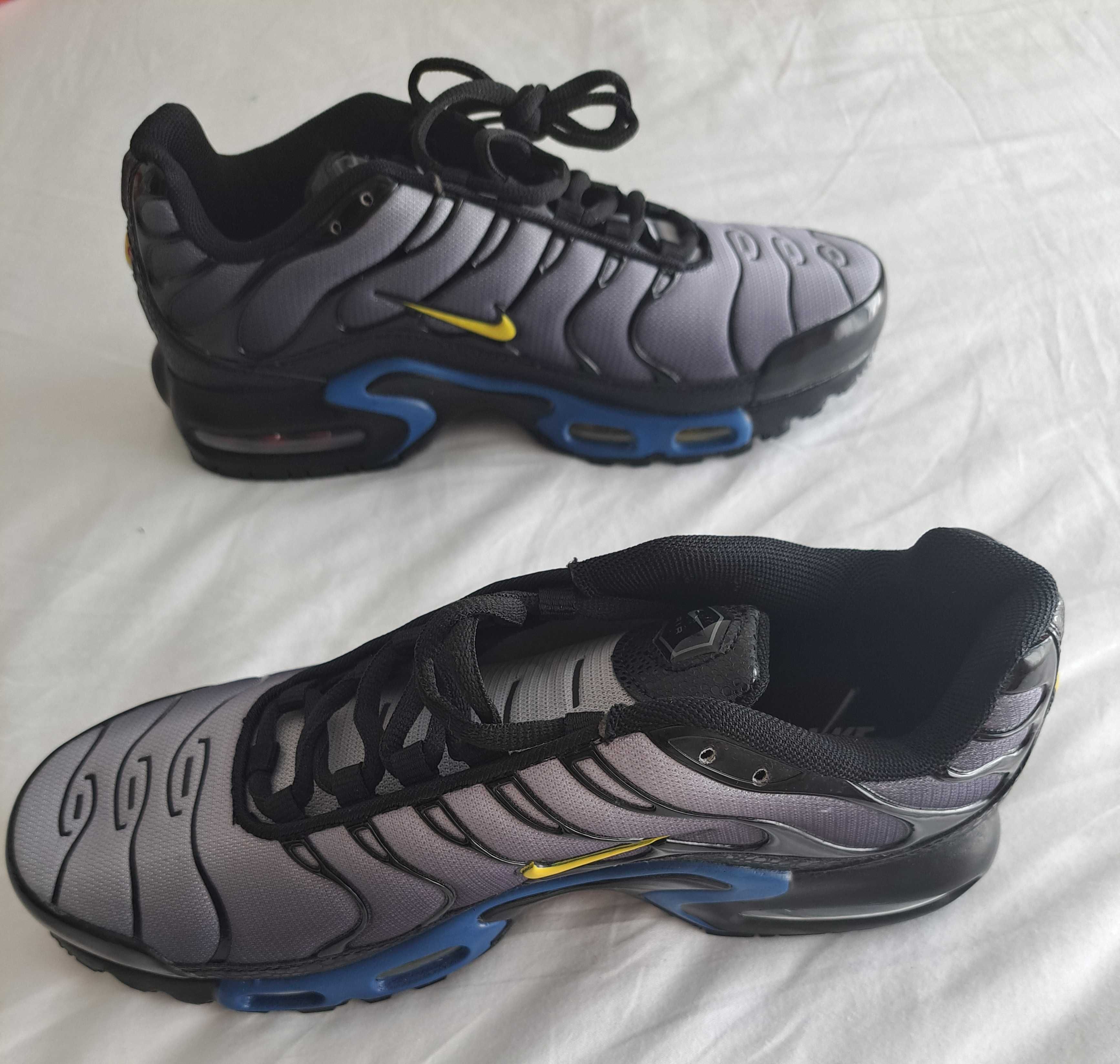 Ténis Nike Air Max Plus  - Tamanho 42 - Novos!
