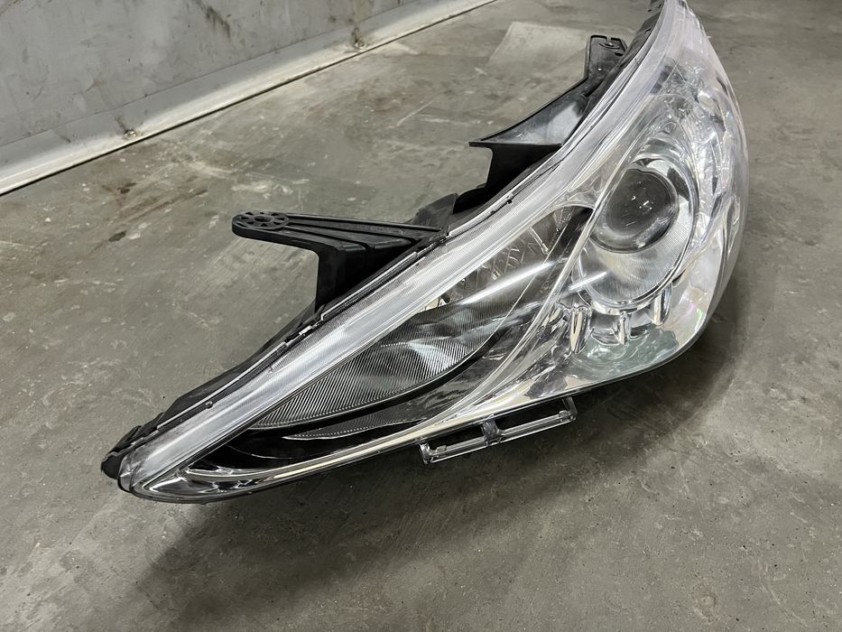 Фара левая Hyundai Sonata