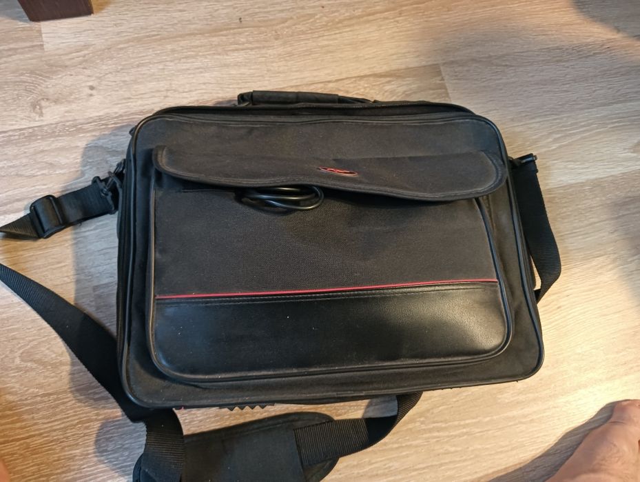 Laptop HP plus torba