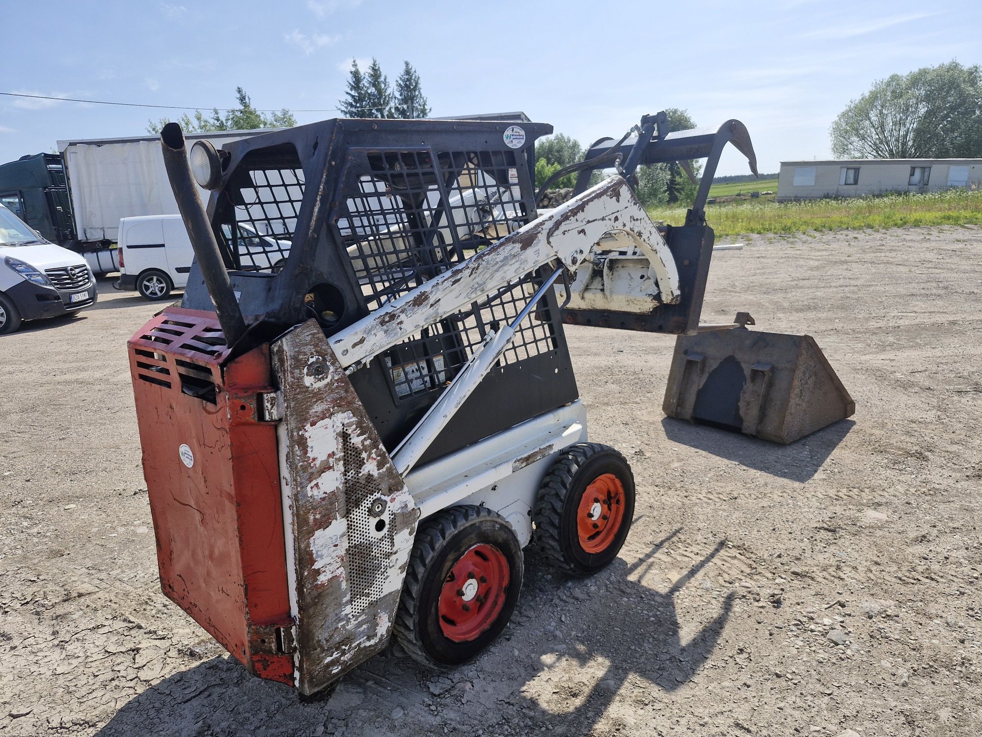 Bobcat 443 ładowarka, krokodyl