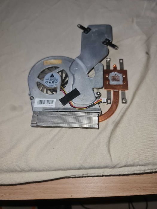Куллер та радіатор зняті з Samsung r25