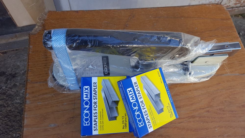 степлер канцелярский новый