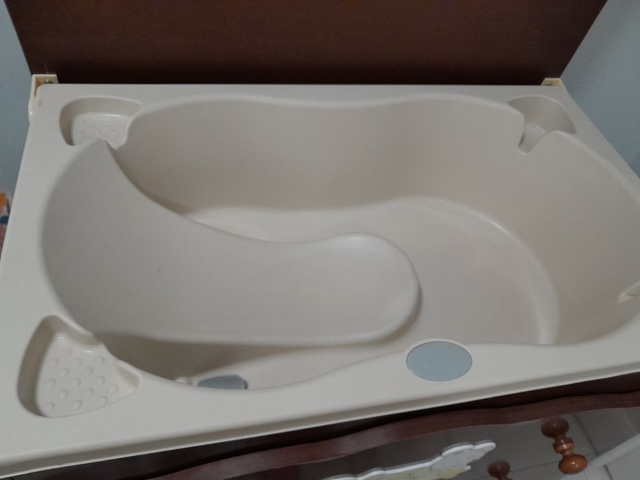 Комод з ванночкою