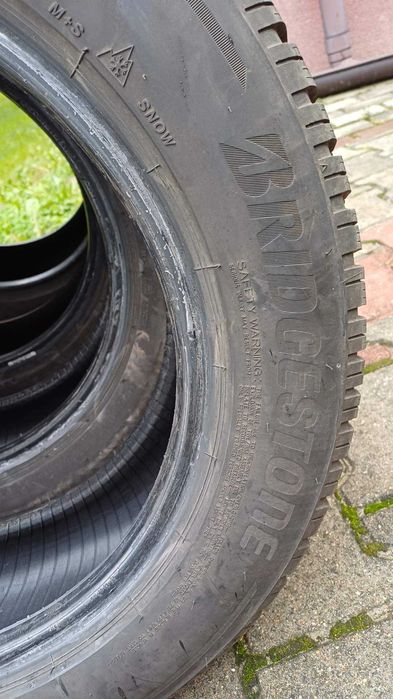 Sprzedam komplet opon  zimowych Brigstone Blizzak LM005