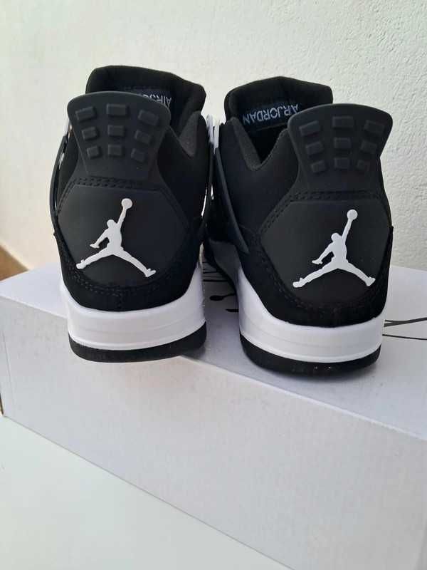 Jordan 4 Retro White Thunder R.39
