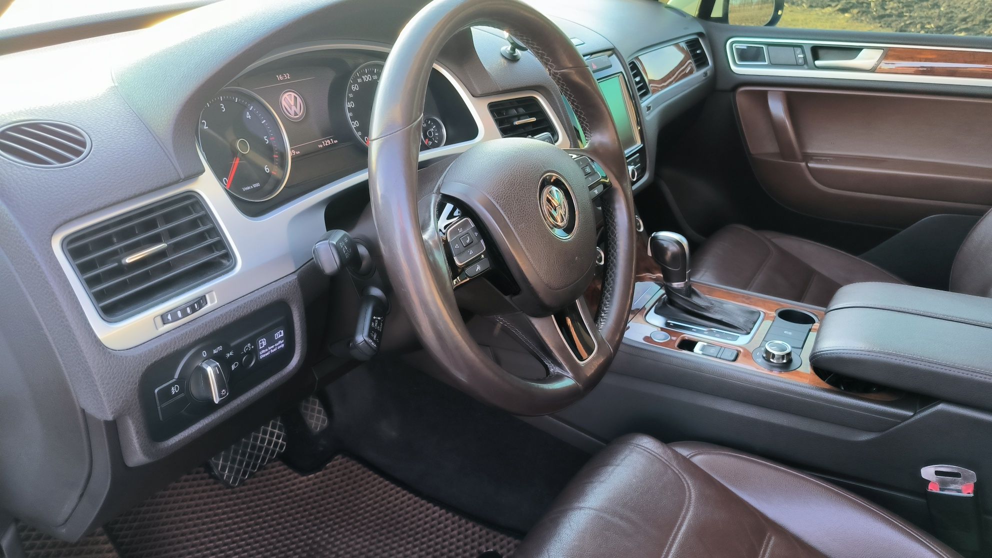 Продам Volkswagen TOUAREG 2012р  3.0 D