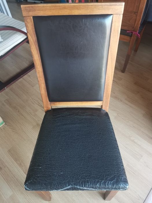 Mesa de jantar em cerejeira (extensível) + 4 cadeiras oferta